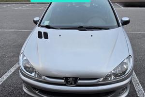 Peugeot 206 benzina/GPL
UNICO PROPRIETARIO  NEOPAT