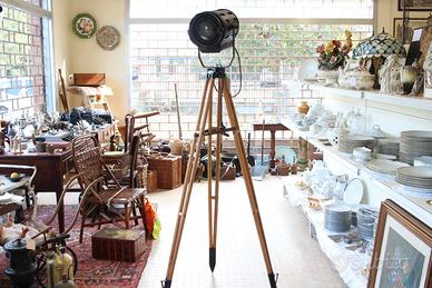 Cavalletto Antico con Occhio di Bue