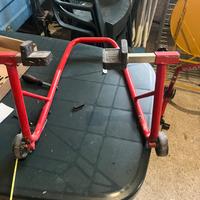 Cavalletto moto da strada