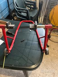 Cavalletto moto da strada