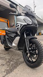 Aprilia SR GT 200