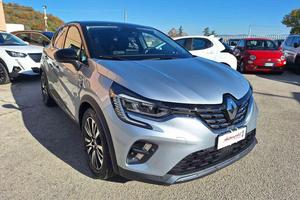 RENAULT Captur Plug-in Hybrid E-Tech 160 CV Init