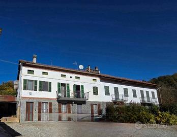 Rustico / Casale di 195 m² con più di 5 locali e b