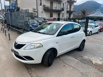 Lancia Ypsilon 1.2 69 CV 5 porte S&S Gold