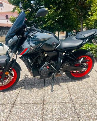 YAMAHA MT-07 TUTTO INCLUSO ANCHE PASSAGGIO! MINI