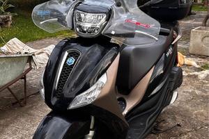 Piaggio medley 150
