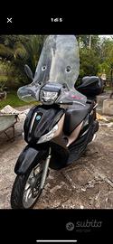 Piaggio medley 150