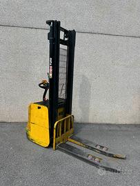 Carrello elettrico a timone YALE