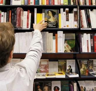 Oltre 100 libri a partire a prezzi bassi