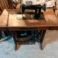Macchina da cucire d'epoca Singer