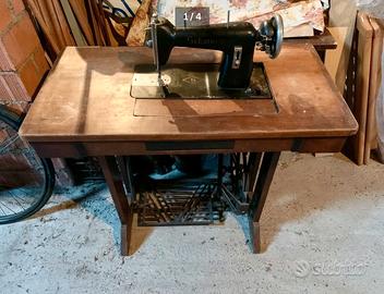 Macchina da cucire d'epoca Singer