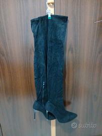 stivali alti al ginocchio 