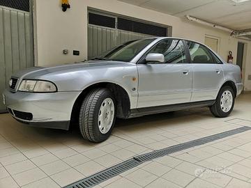 Audi A4 Sedan 1997 - SCA.MBIO