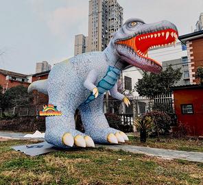 Dinosauro gonfiabile pubblicitario visibile