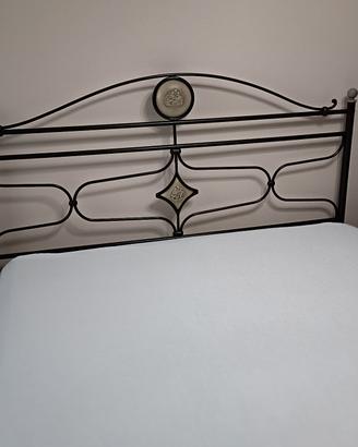 letto matrimoniale in ferro battuto  con materasso