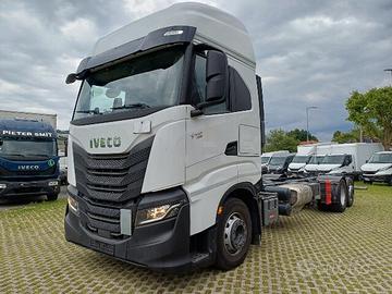 Iveco S-way telaio 3 assi