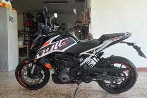 KTM DUKE 390 2022