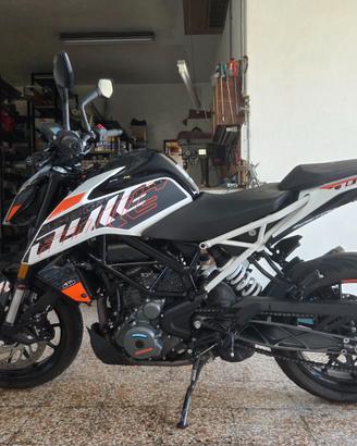 KTM DUKE 390 2022
