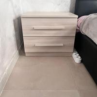 ✨ Comodino in legno chiaro ✨