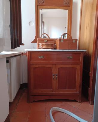 Camera da letto dei primi del 900 in stile Liberty