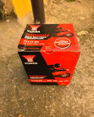 Batteria Yuasa moto/scooter  
