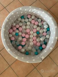 Piscina con palline
