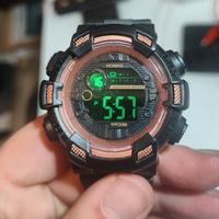 Orologio digitale in stile rugged