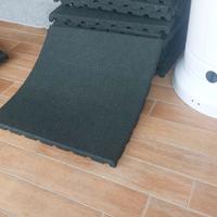 Piastrella gomma naturale antishock a incastro