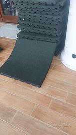 Piastrella gomma naturale antishock a incastro