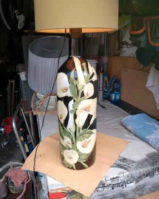 Lampada da tavolo dipinta a mano con fiori di 