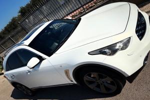 Infiniti FX30d S
