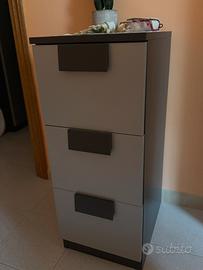 Mobiletto con 3 cassetti