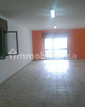 Locale commerciale zona porto negozio uffici