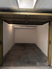 Box auto 12 mq  - Via Gianella Milano Ba