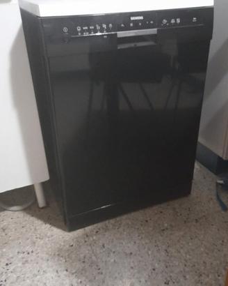lavastoviglie  siemens SN26M600EU/02 perfettamente