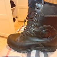 Anfibi militari originali n°42, nuovi!