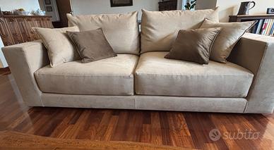 Divano nuovo, microfibra sfoderabile, cm 230x100