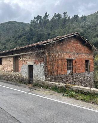 Rustico / Casale di 172 m² con più di 5 locali a P