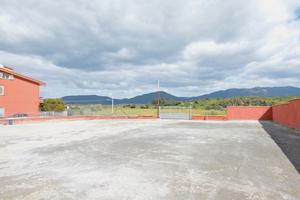 Terreno per deposito o attivita' espositive