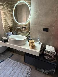 Mobile bagno completo di specchio e lavandino