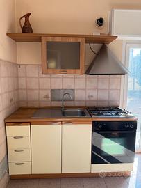 Cucinino forno elettrico+4 fuochi trasloco