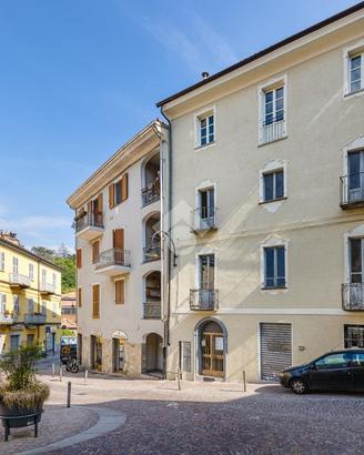 5 LOCALI A IVREA