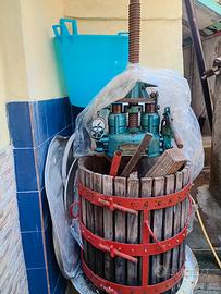 Torchio idraulico, cisterna pneumatica in acciaio 