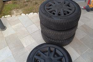 Pneumatici invernali+cerchioni Ford Fiesta 1.1 R15