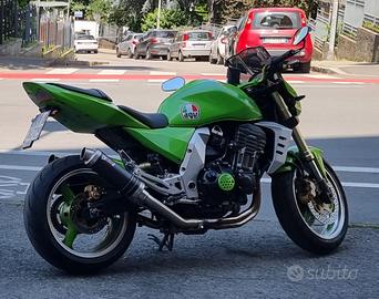 Moto naked