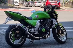 Moto naked