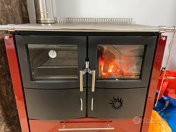 Cucina stufa e forno a legna