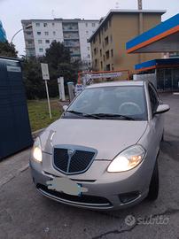 Ypsilon anno 2009 benzina