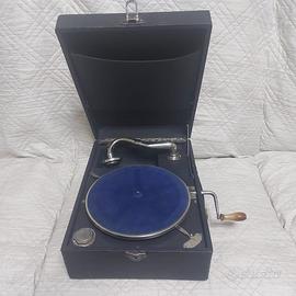 Grammofono a valigetta vintage