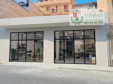 Locale Commerciale di mq 130 con 2 vetrine